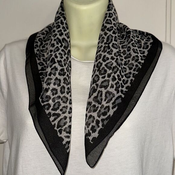 Cheetah print black, gray & white semi sheer chiffon polyester square scarf - Picture 7 of 8